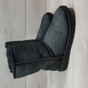 Ugg Australia Women Classic Short II Sheepskin Leather boots shoes sz 8